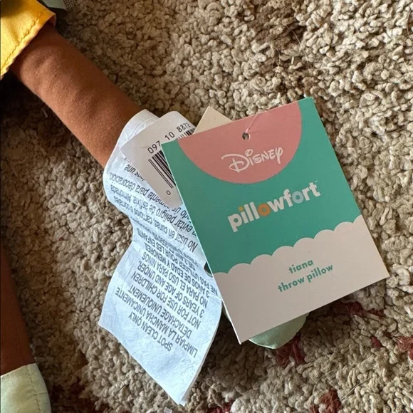 Disney pillowfort Tiana throw pillow - Picture 2 of 2